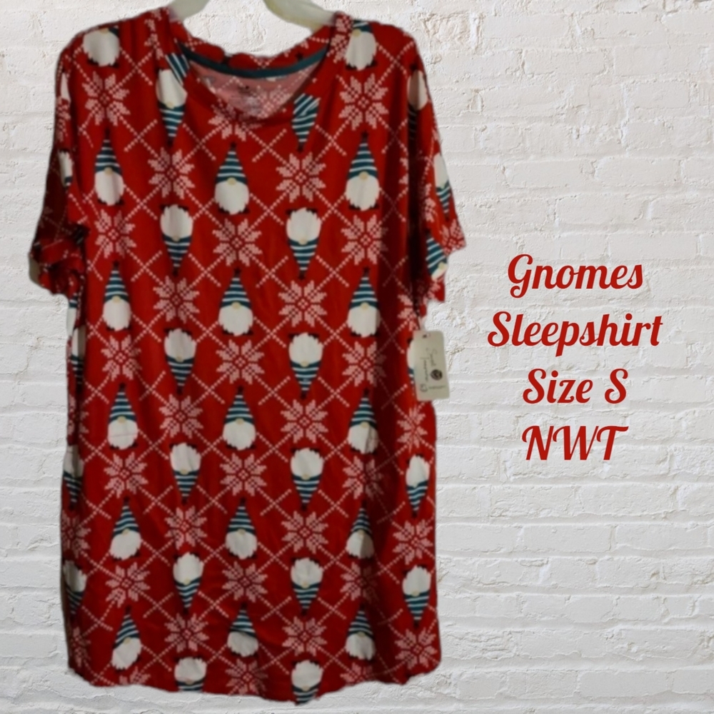 Gnomes Sleepshirt Size S NWT
